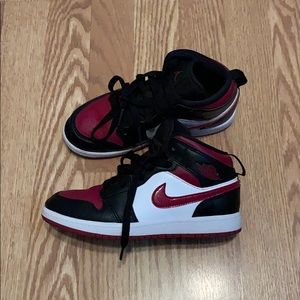 Boys Air Jordan 1 Mid